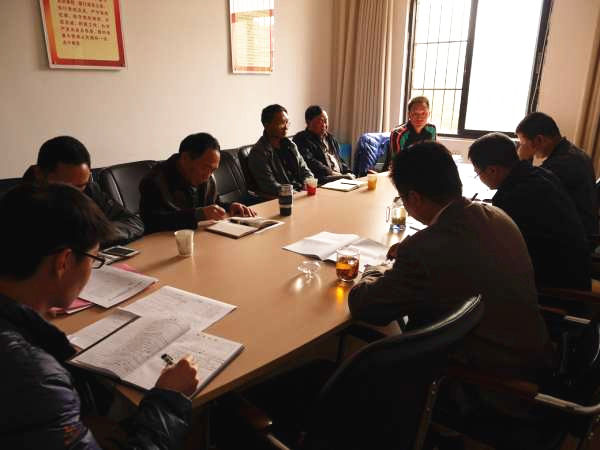 张臻召集包保组成员落实重点工程推进情况